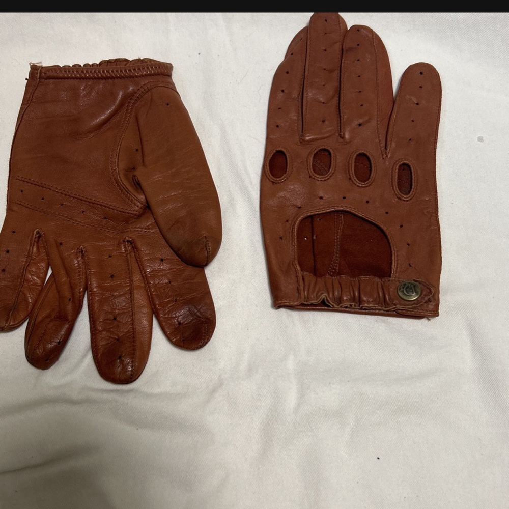 Christian Dior driving gloves